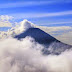 MESKI KEPULKAN ASAP,  AKTIFITAS GUNUNG SINDORO TETAP NORMAL 